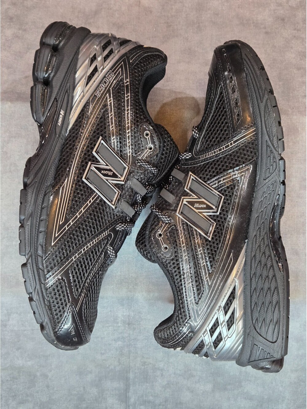 New Balance 1906R - Black / Metallic Silver (U1906ROS) Men’s 10.5 BRAND NEW - Picture 5 of 9
